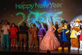 Photos: Stage 212 Host's "New Year, New Friends"