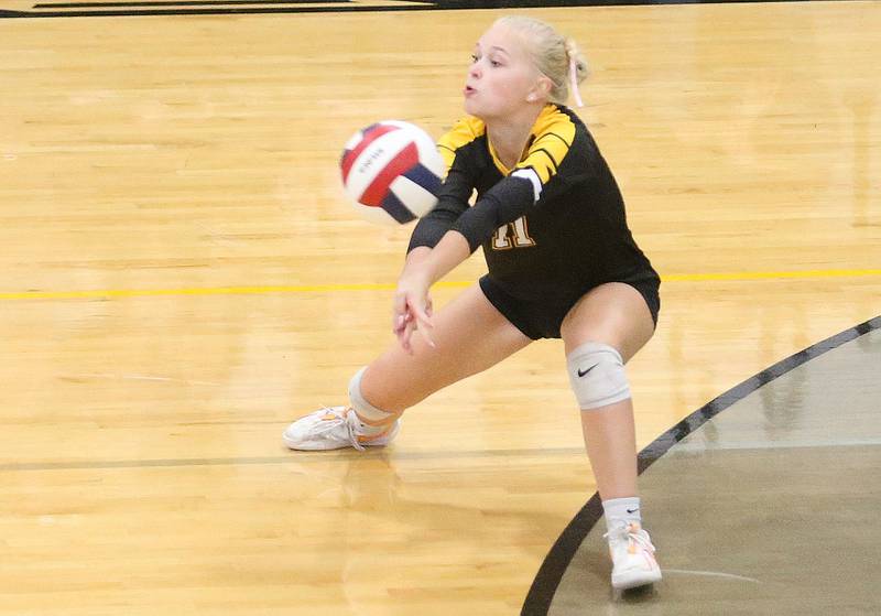Putnam County's Brooklin Brown returns a serve against Serena on Monday, Sept. 22, 2025 at Putnam County High School.