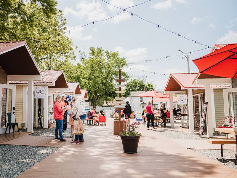 Outdoor shopping destinations 