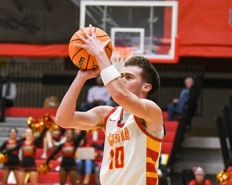 Batavia's Joseph Reid (10) makes a three-point basket during the game on Saturday Jan. 24, 2026, while taking on Hinsdale Central held at Batavia High School.