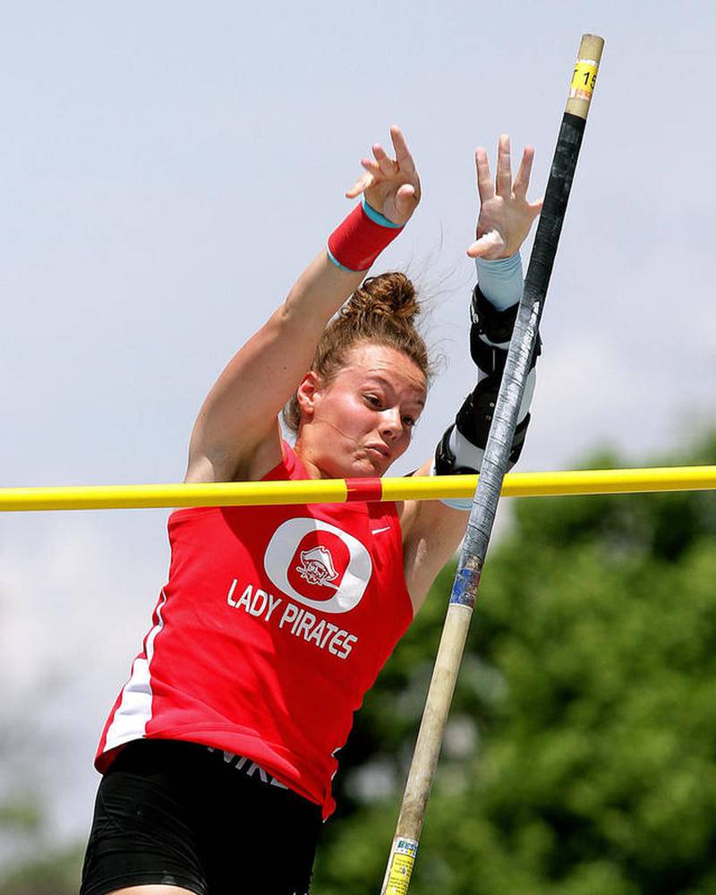 Ottawa's Maddy Smith captures IHSA 3A pole vault championship Shaw Local