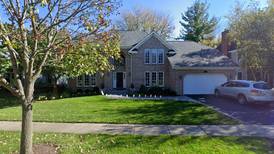 Single-family home sells in Woodridge for $970,000