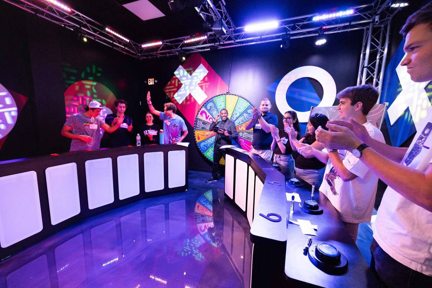 Teams of two or more compete against each other in a number of minigames and challenges at Great Big Game Show.