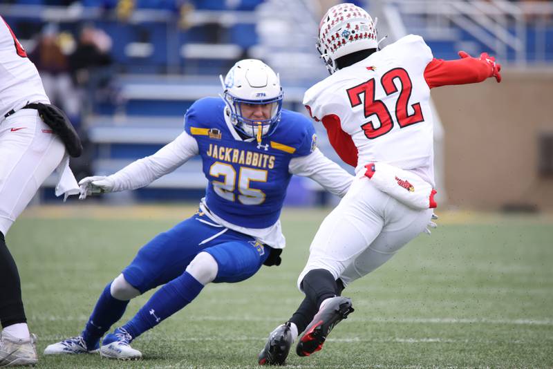 Former Yorkville star Cale Reeder (25) is now a junior safety for the South Dakota State football team. The Jackrabbits play Holy Cross in the Football Championship Subdivision playoff quarterfinals on Saturday.