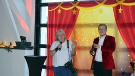 Hinton named Oregon Area Chamber of Commerce Citizen of Year