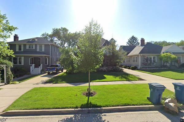 Single-family home sells in Elmhurst for $1.29 million