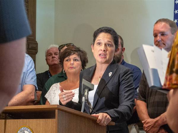 Tom Cullerton resigns Senate seat, reportedly plans to plead ...