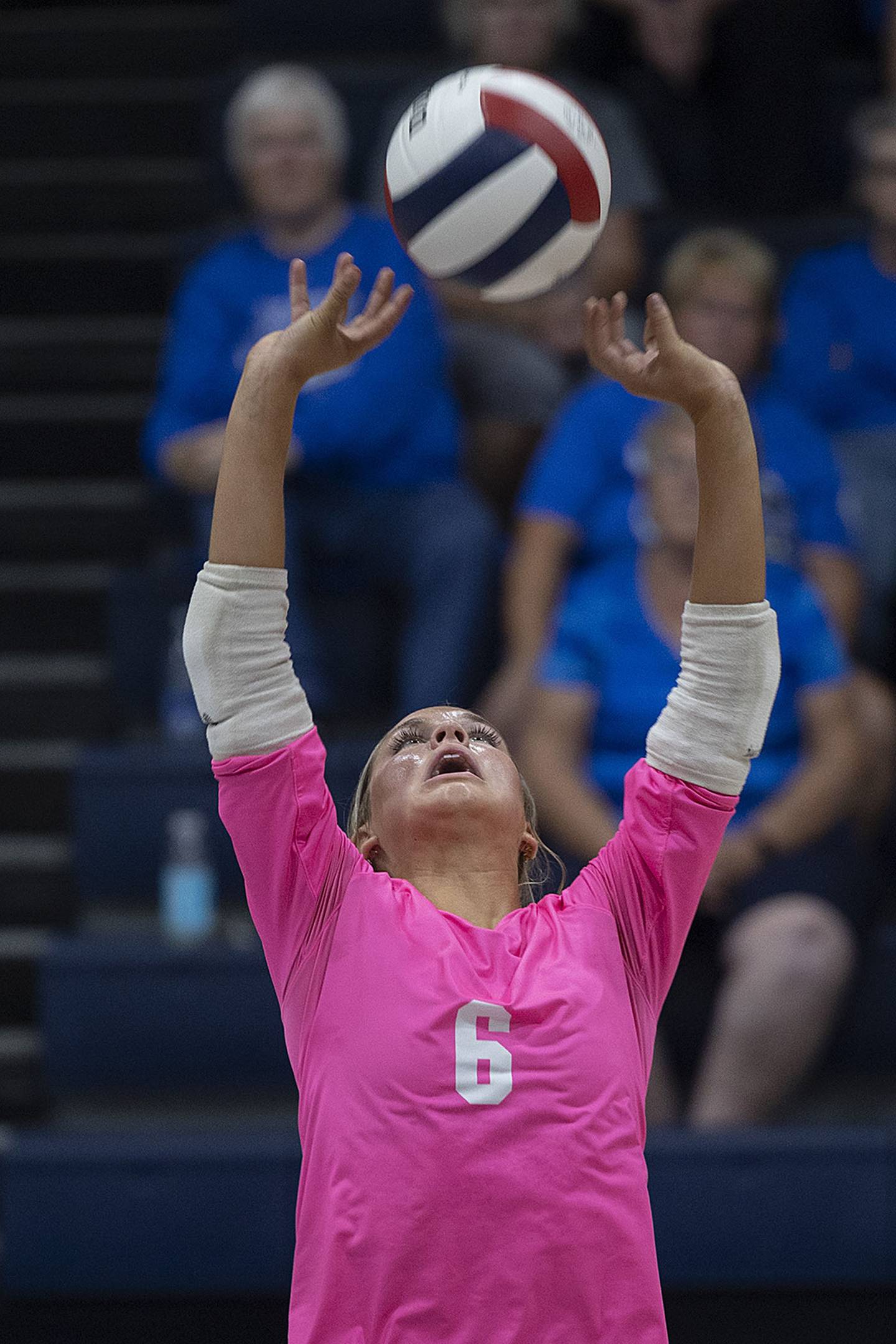 Newman’s Brooklyn Smith sets the ball against Oregon Thursday, Sept. 11, 2025.