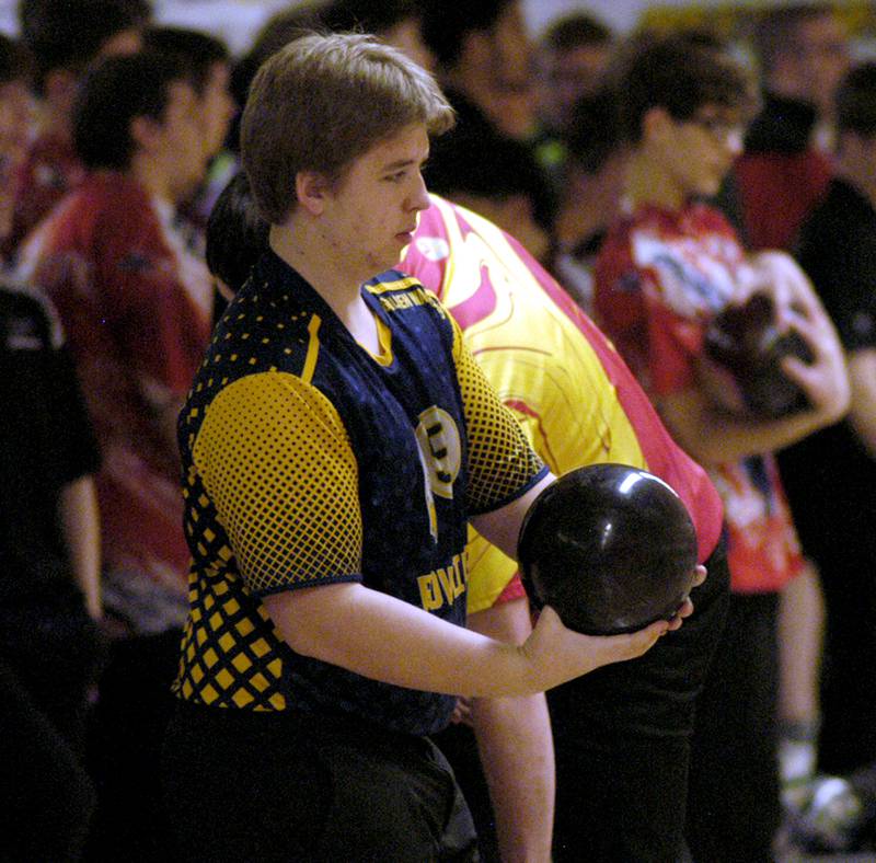 Sterling bowler Bryce Kooy prepares a toss.Bowling teams competed in the Sterling Regionals on Saturday, Jan. 17, 2026 at Blackhawk Lanes in Sterling.