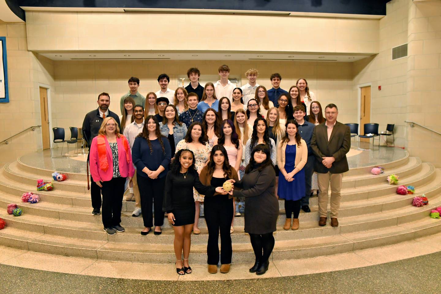 Minooka Community High School (MCHS) inducted 26 students into the Spanish National Honor Society (Sociedad Honoraria Hispánica) on March 4, 2026, at Central Campus.