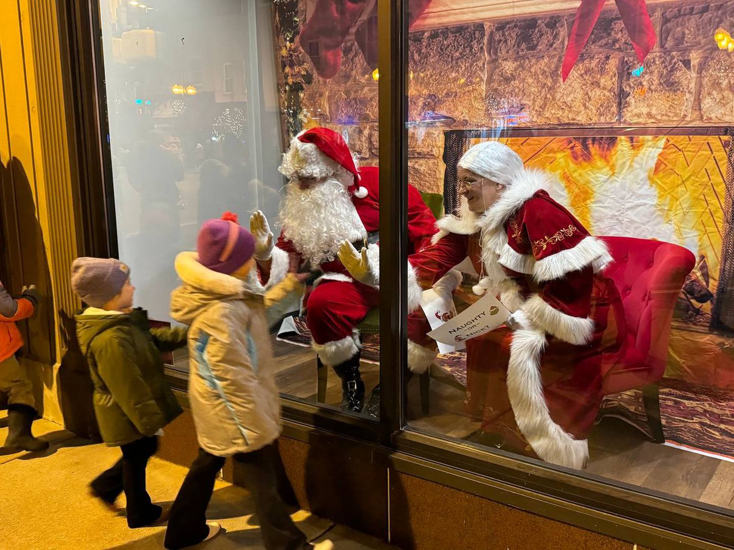 Kishwaukee Valley Art League holiday shoppers