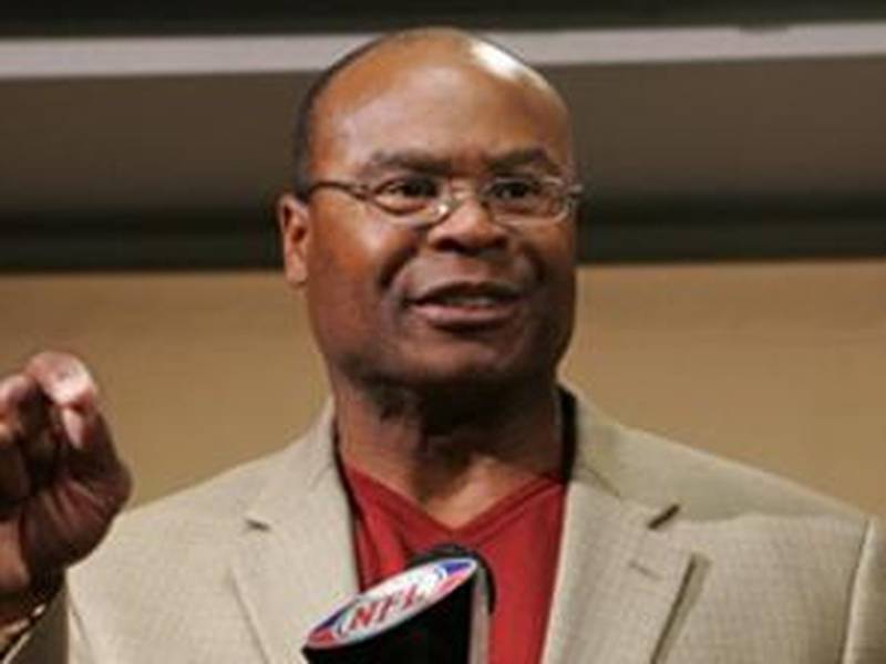 Former Chicago Bears great Mike Singletary will become the 18th Hall of Fame inductee to be featured as the guest speaker at the 45th University of St. Francis Brown & Gold Night.