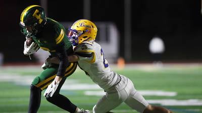 Fremd, behind Northwestern recruit Johnny O’Brien’s 4 TD passes, beats Lyons for first quarterfinal since 2009