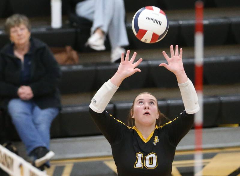 Putnam County's Myah Richardson sets the ball in the air during the Class 1A Regional semifinal game on Wednesday, Oct. 29, 2025 at Putnam County High School.