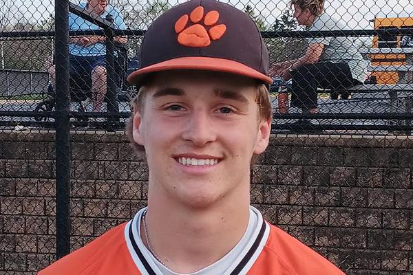 Reece Franks settles in after shaky start for Wheaton Warrenville South