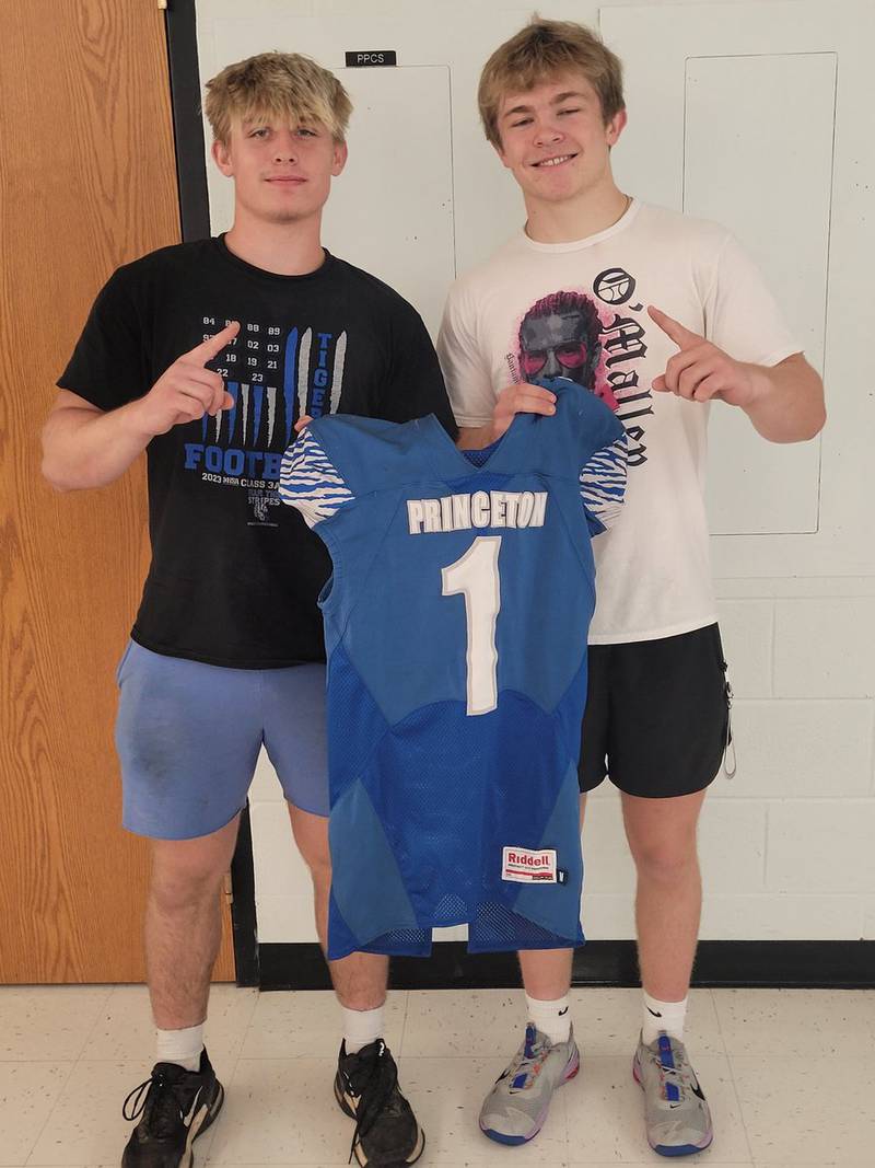 Team captain Casey Etheridge of WWIM (We want it more) selected fellow junior Common Green as the first pick of the TIgers' 2024 "NEL" Draft.