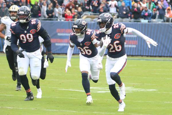 Bears hold off Saints, win fourth straight