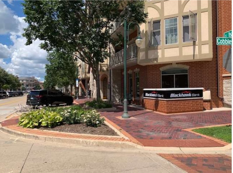 The St. Charles Plan Commission Tuesday night will review plans for a proposed four-story mixed-use building at 1st and Prairie streets in downtown St. Charles.