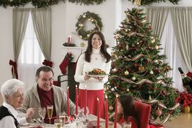 4 tips to simplify cooking for a crowd this holiday season
