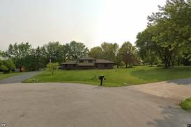 Single-family home sells for $475,000 in Oswego