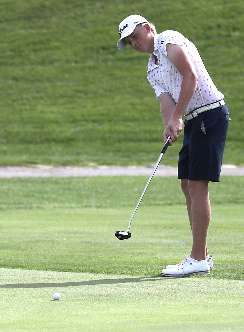 Rochelle's Ian Metzger putts on the 18th green during the IHSA Class 2A Crystal Lake South Boys Golf Regional on Wednesday, Oct. 1, 2025 at RedTail Golf Club in Lakewood.
