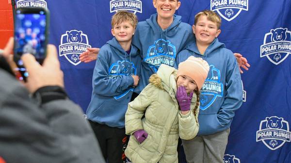 PHOTOS: Taking the Polar Plunge at NIU