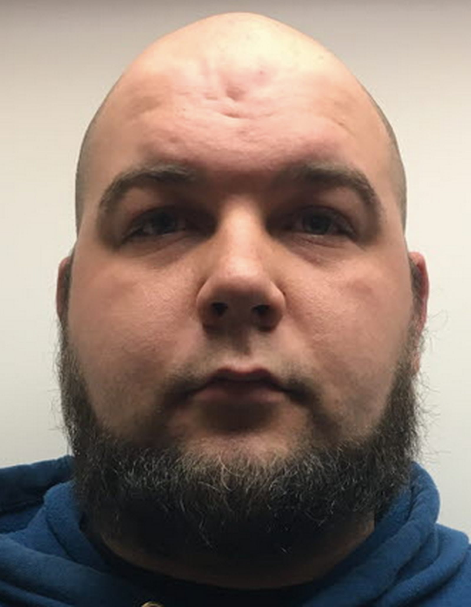 Police looking for Amboyoffender charged with sexually assaulting