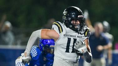 IC Catholic Prep, on Grant Bowen’s go-ahead TD catch, wins thriller at St. Francis