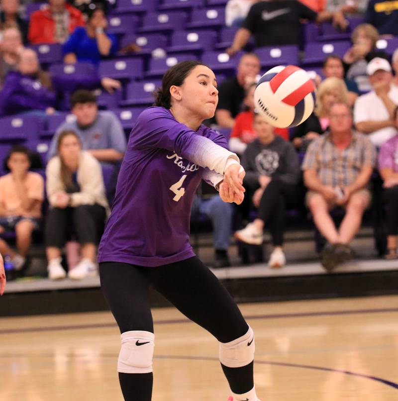Rochelle's Ella Thompson passes the ball during the Hubs' match with North Boone on Tuesday, Sept. 9, 2025.