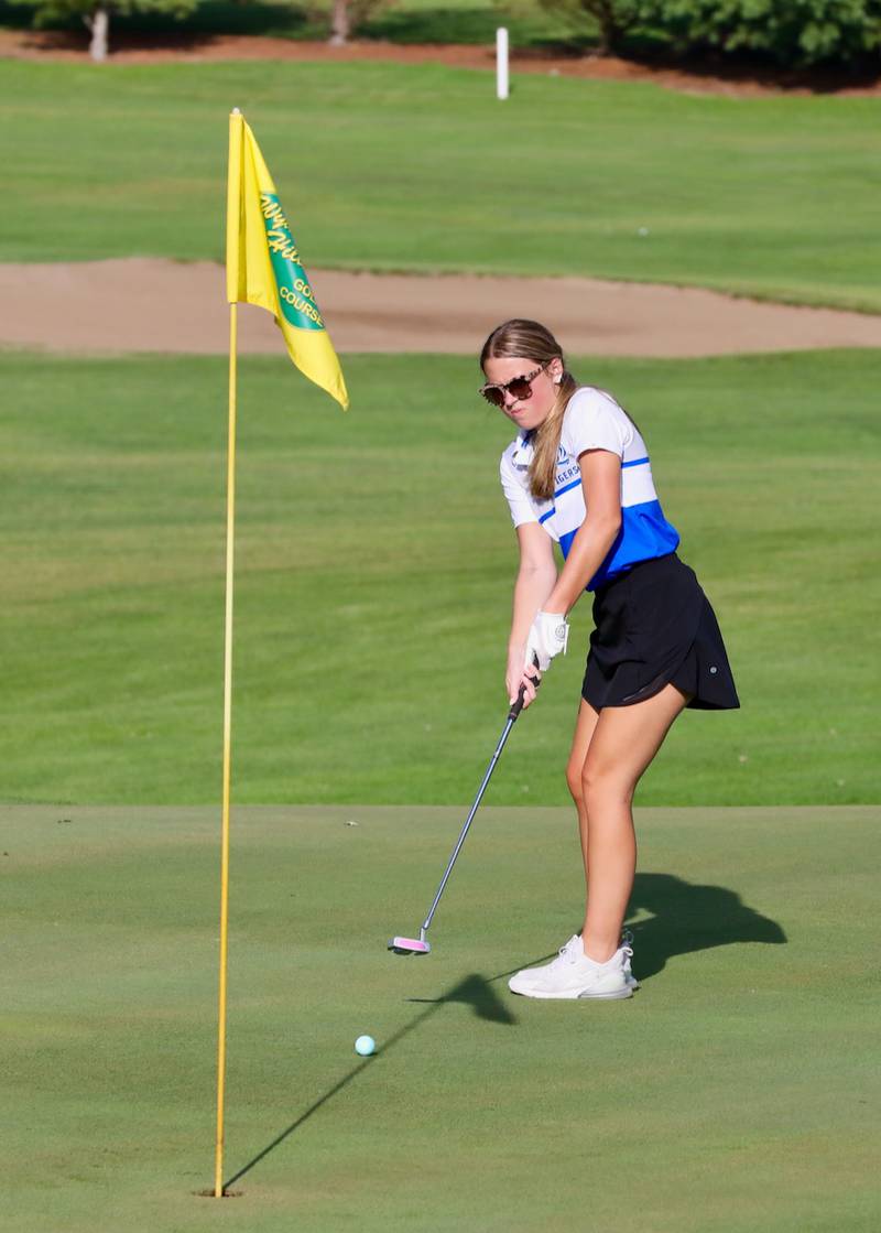 Princeton's Hailee Pemberton putts during Thursday's meet at Wyaton Hills.