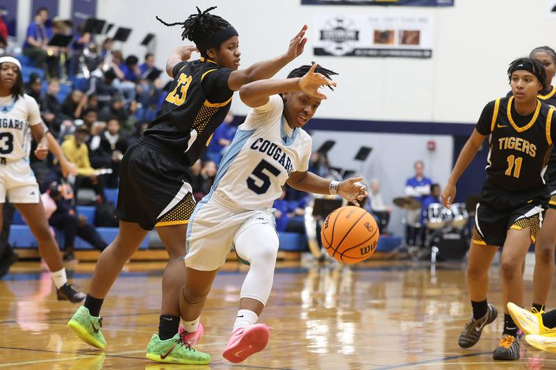 Plainfield South’s Makayla Hill works through the defense against Joliet West on Thursday, Jan 22, 2026 in Plainfield.