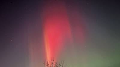 Northern lights dazzle across northern Illinois in rare sighting