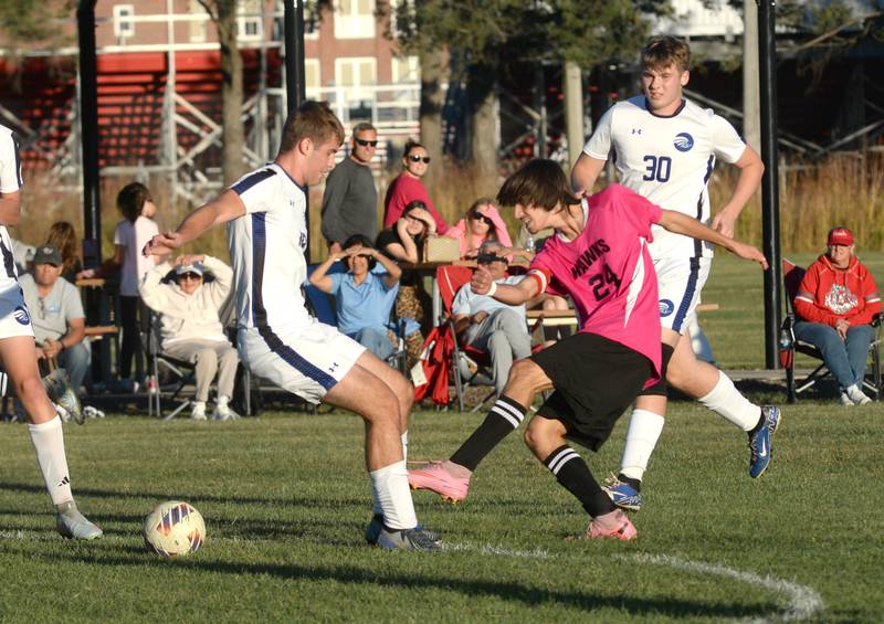 Oregon's Chase Buchanon makes a pass against Faith Christian during a Thursday, Oct. 9, 2025 game at Oregon Park West.