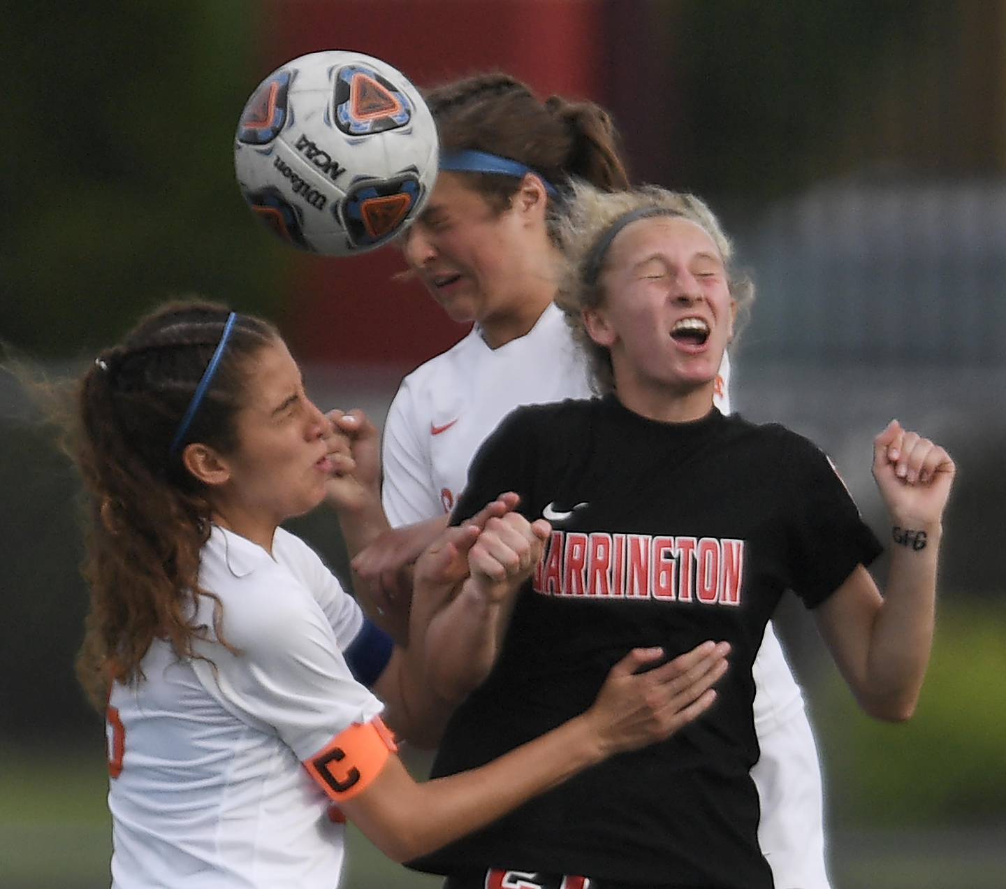 John Starks/jstarks@dailyherald.com
St. Charles East’s Yazmin Martinez, left, and Mackenzie Loomis and Barrington’s Kaitlin Taylor collide as they battle for a bouncing ball at the Class 3A Barrington girls soccer supersectional on Tuesday, May 31, 2022.
