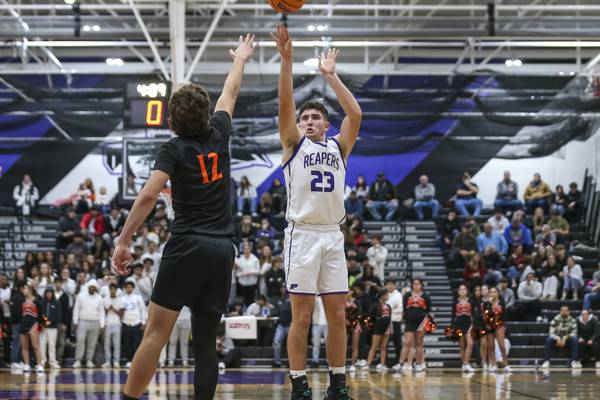 Cooper Beaty comes through for Plano in the clutch, lay-in at the buzzer beats Sandwich