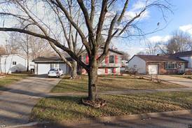 Single-family home sells in Crystal Lake for $330,000