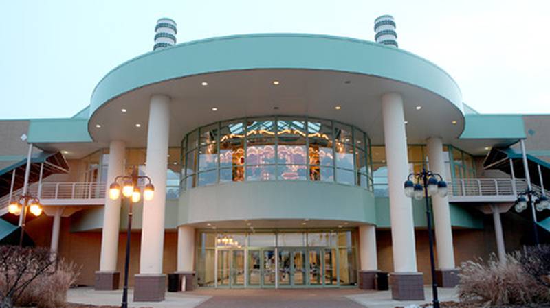 Candidates for St. Charles City Council have differing opinions on how to revitalize Charlestowne Mall in St. Charles.