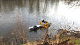 Driver rescued after pickup truck is submerged in Des Plaines River