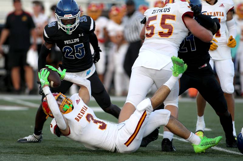 Batavia’s Ryan Whitwell (3) carries the ball during a game against Phillips at Gately Stadium in Chicago on Saturday, Aug. 27, 2022.