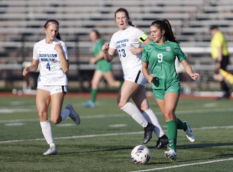 York's Sophia Musial (9) handles the ball during the Class 3A Morton regional girls soccer final between Downers Grove South and York in Berwyn on Friday, May 17, 2024.