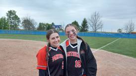 Gardner-South Wilmington softball holds on for 13-8 road win over Clifton Central