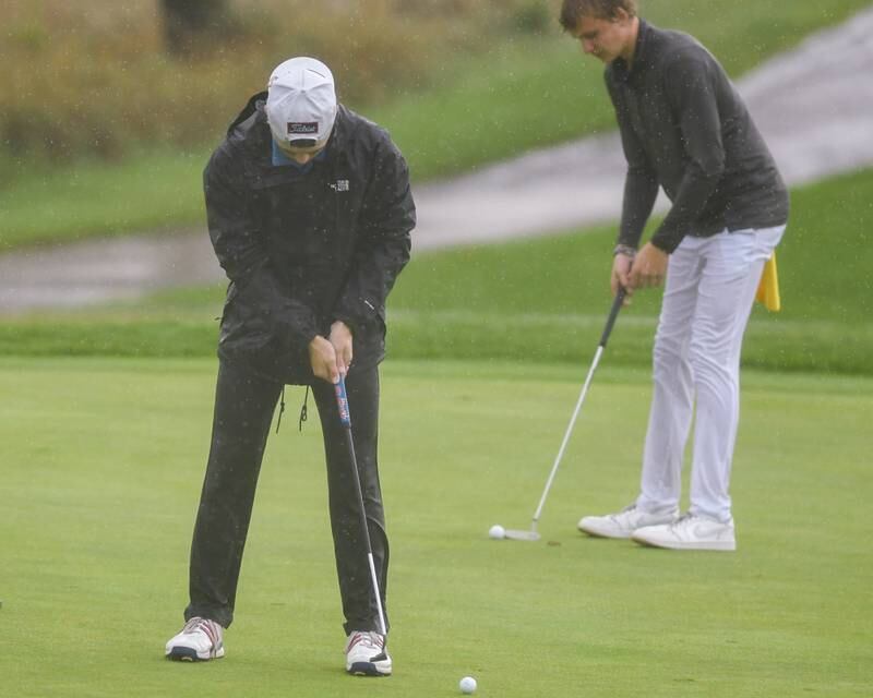 Willowbrook’s golfer Austin coppersmith putts during the West Suburban golf match on Tuesday Sept. 24, 2024, held at Prairie Bluff Golf Course in Crest Hill.