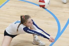 Girls volleyball: Marquette rallies in 2nd set to sweep Hall