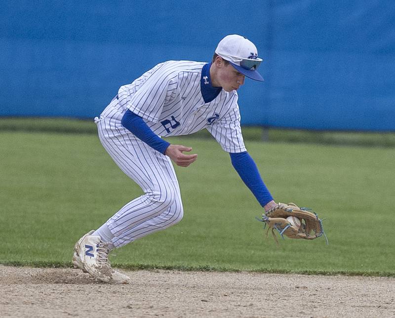 Newman’s Easton Coward scoops a grounder against Mendota Thursday, April 30, 2026.