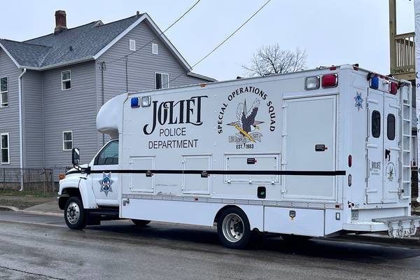 Joliet police issue shelter in place for active investigation on east side