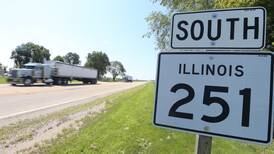 2 injured in Route 251 crash south of Mendota