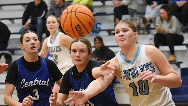 Photos: Clifton Central at Cissna Park girls basketball