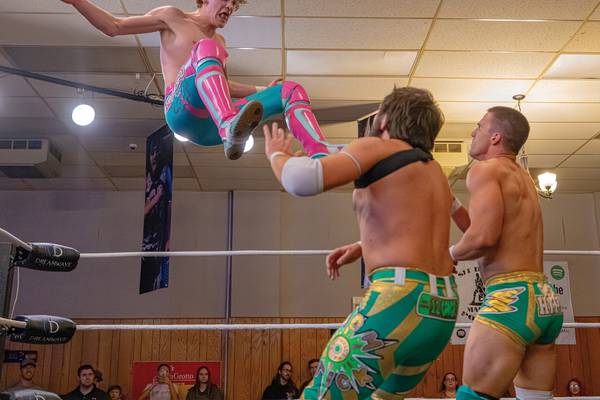 5 Things to Do: Dreamwave Wrestling in La Salle, Mega Hike at Starved Rock and more this weekend
