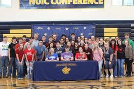 3 Polo student athletes sign to play sports at college level