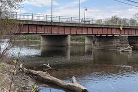 Missing Aurora man ID’d as person found in Fox River in Oswego